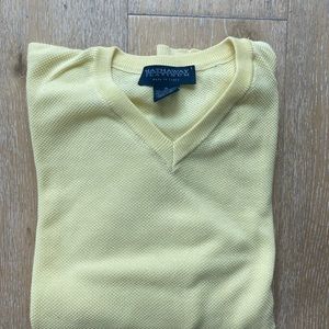High end mens yellow Italian v neck sweater in size XL insane condition